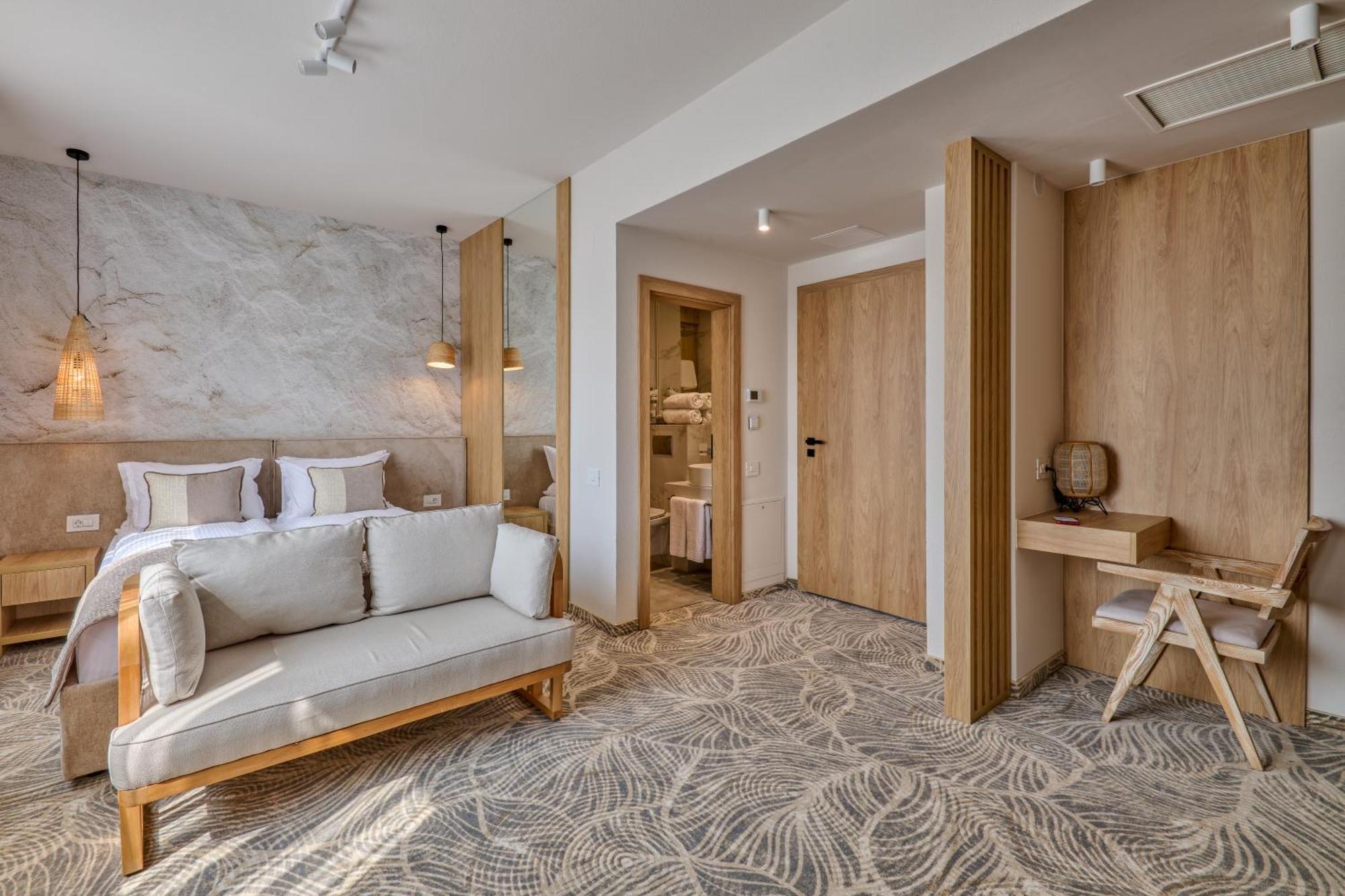 Hotel Serenity 티미쇼아라 외부 사진
