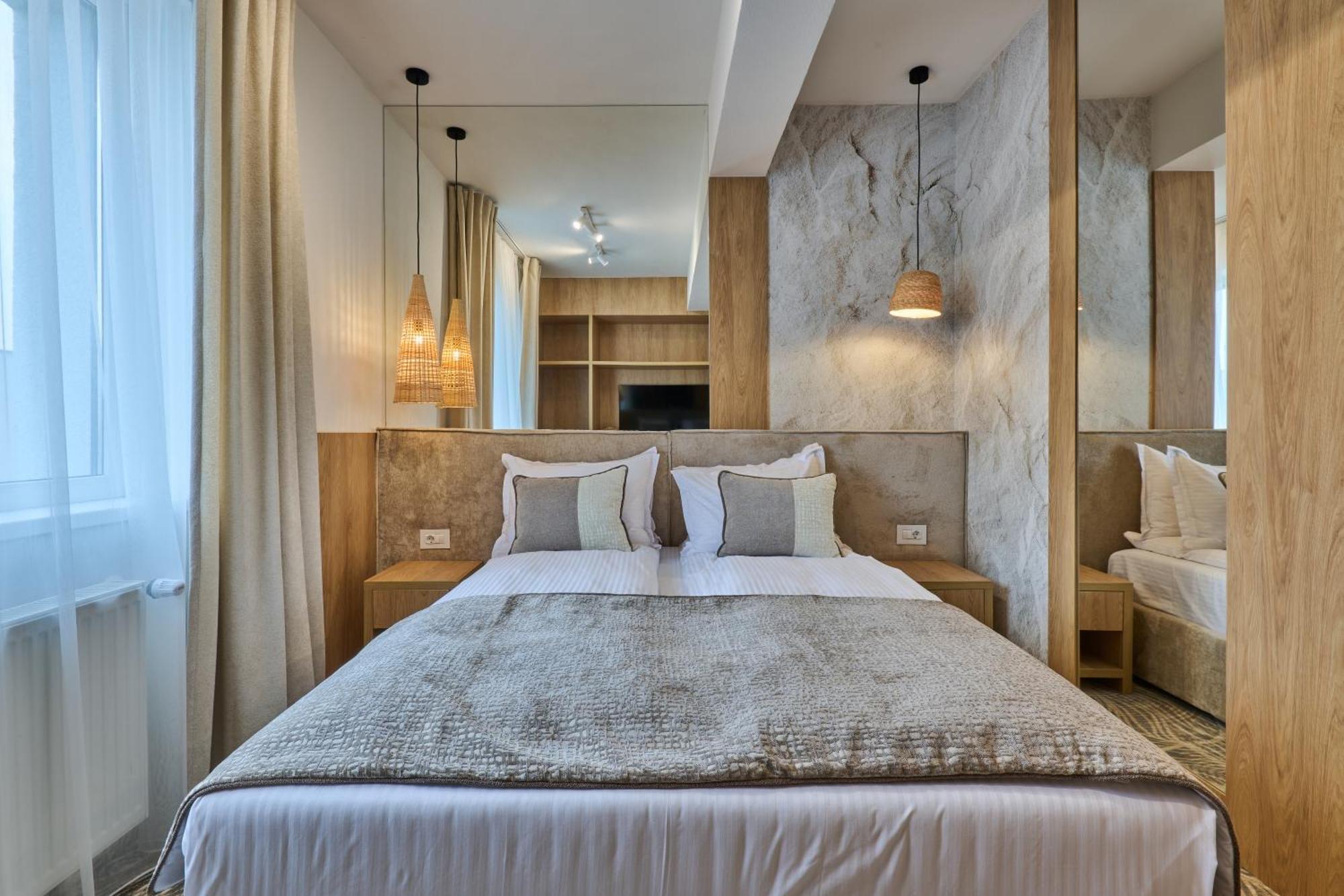 Hotel Serenity 티미쇼아라 외부 사진