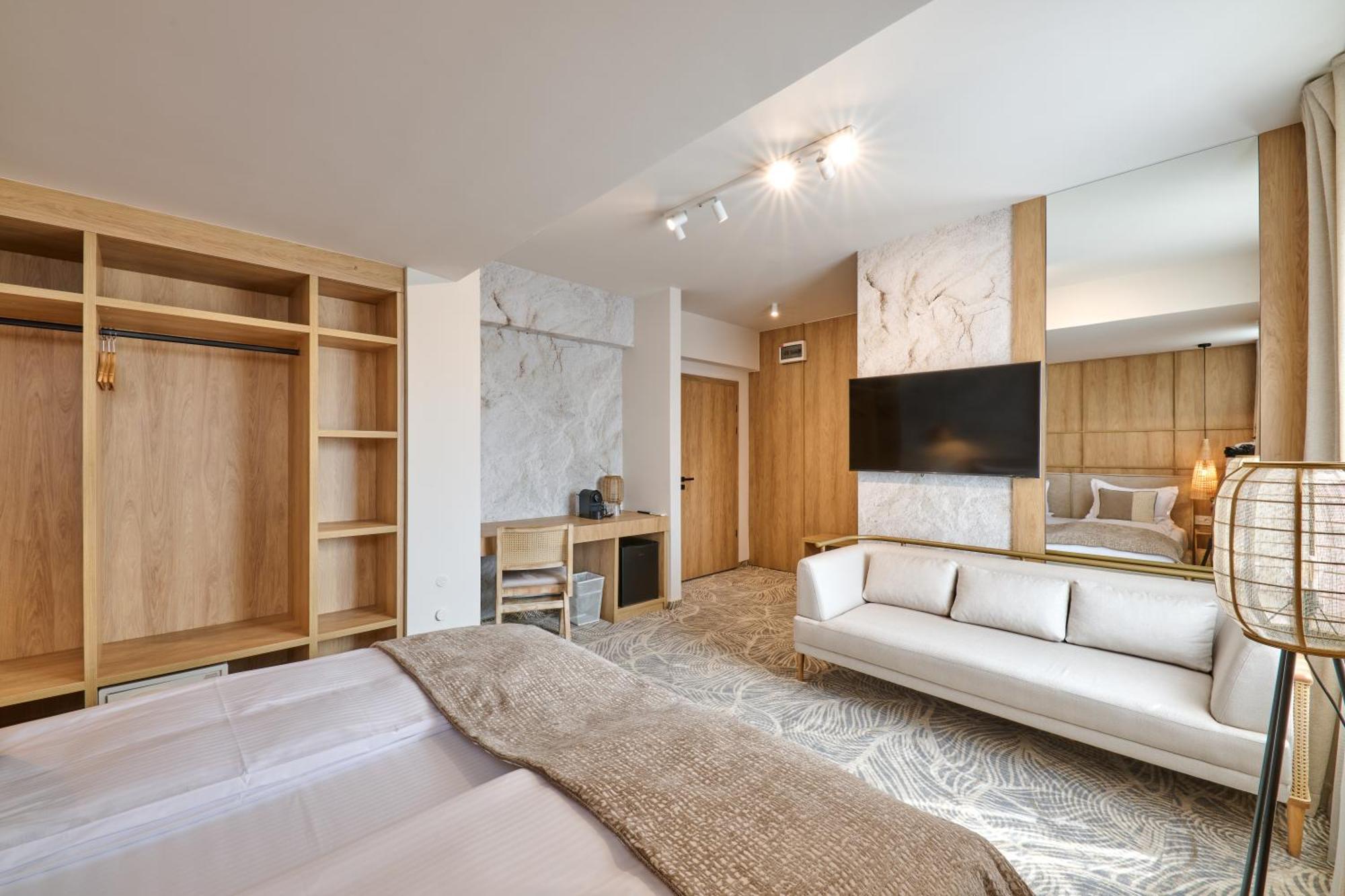 Hotel Serenity 티미쇼아라 외부 사진