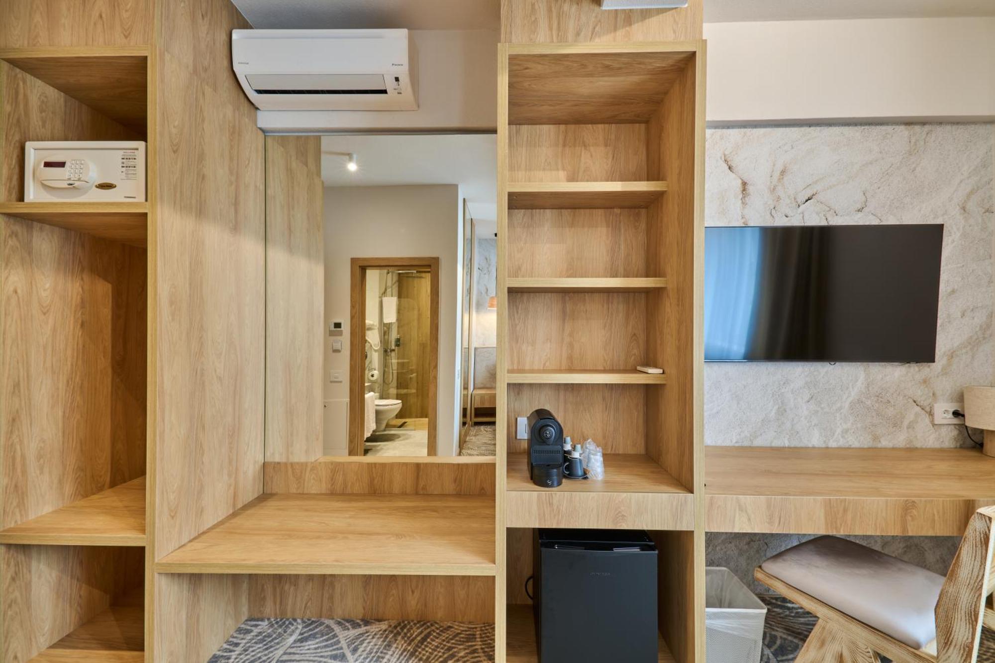 Hotel Serenity 티미쇼아라 외부 사진