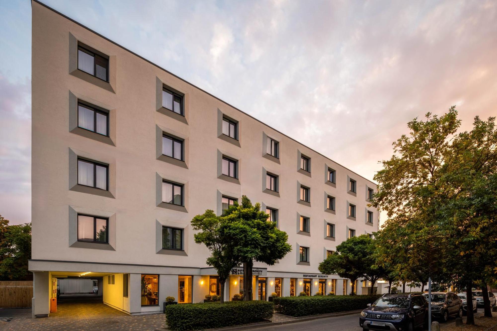 Hotel Serenity 티미쇼아라 외부 사진