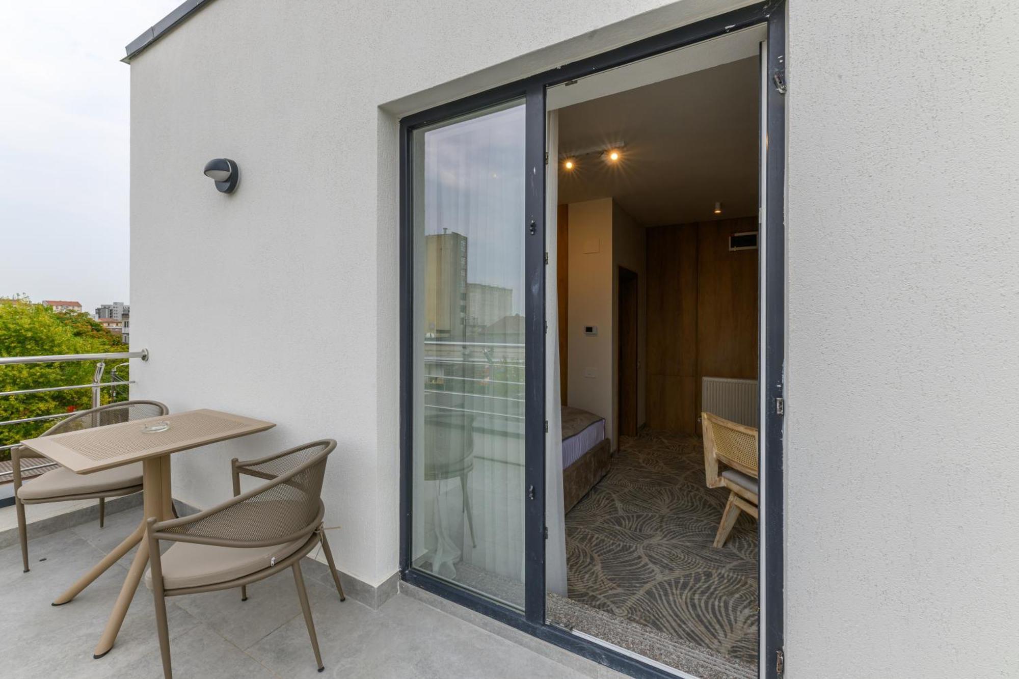 Hotel Serenity 티미쇼아라 외부 사진