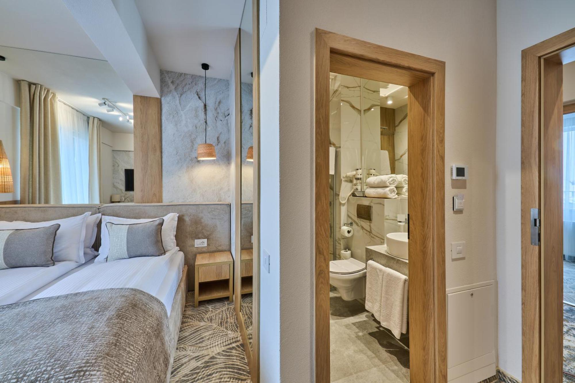 Hotel Serenity 티미쇼아라 외부 사진