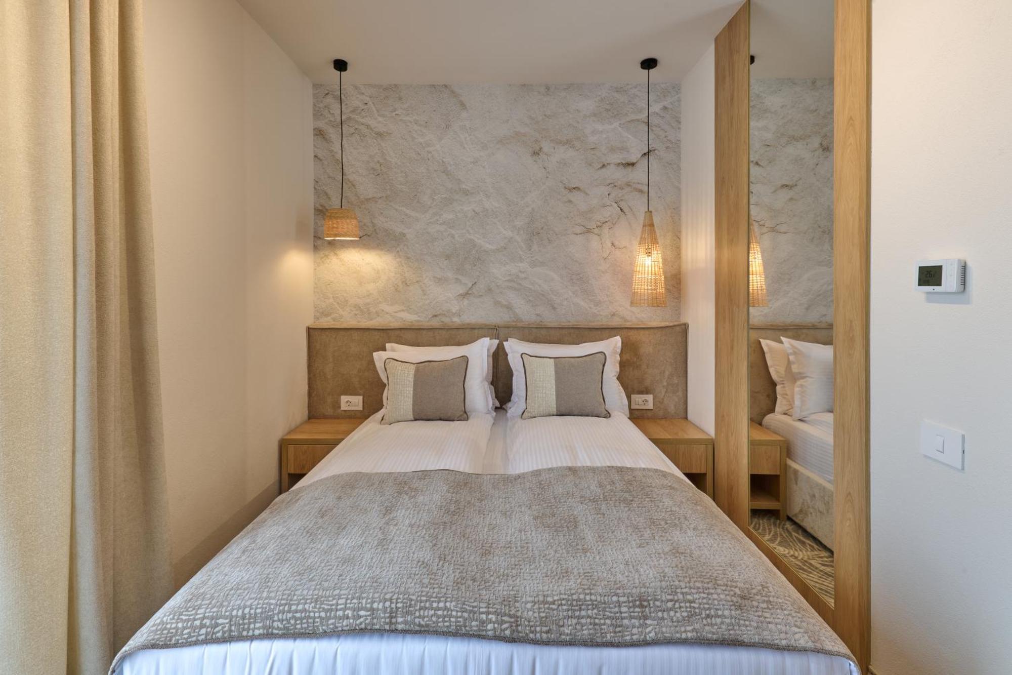 Hotel Serenity 티미쇼아라 외부 사진