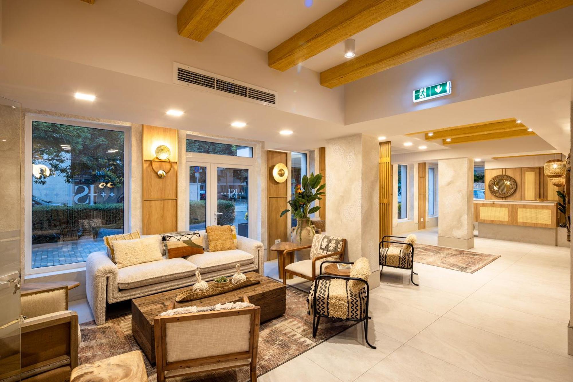Hotel Serenity 티미쇼아라 외부 사진