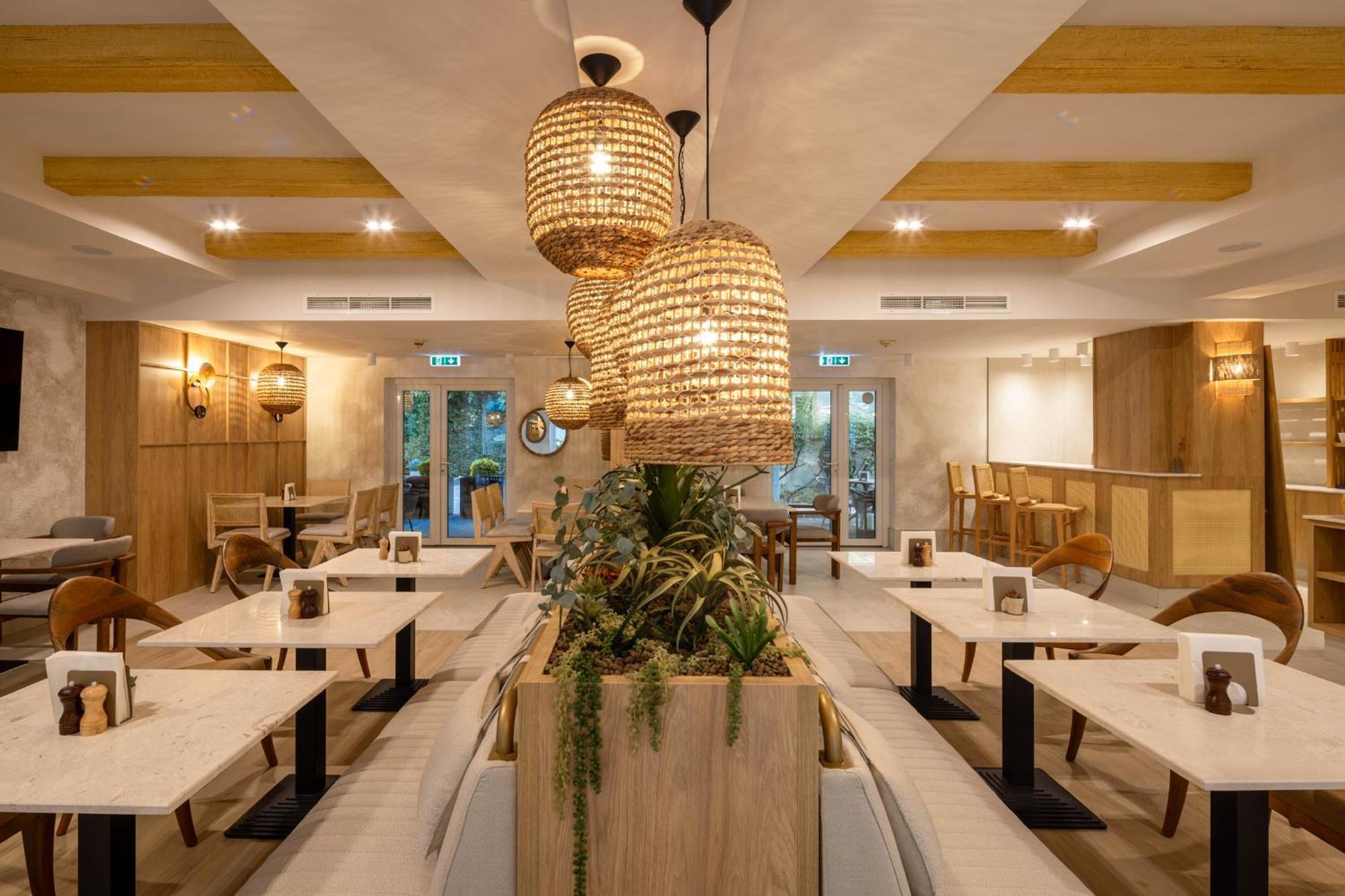 Hotel Serenity 티미쇼아라 외부 사진