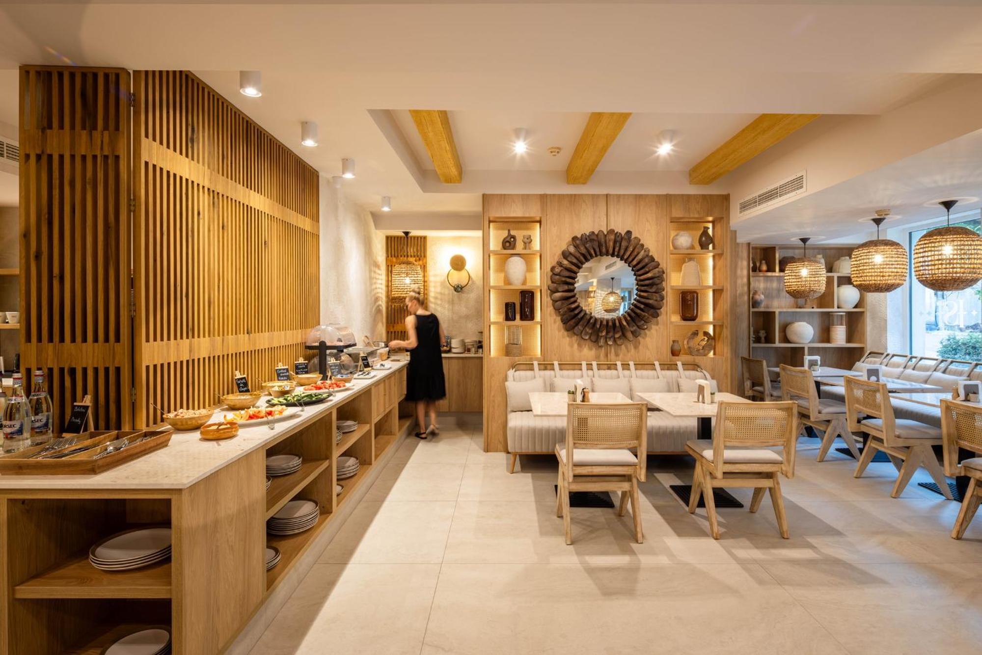 Hotel Serenity 티미쇼아라 외부 사진