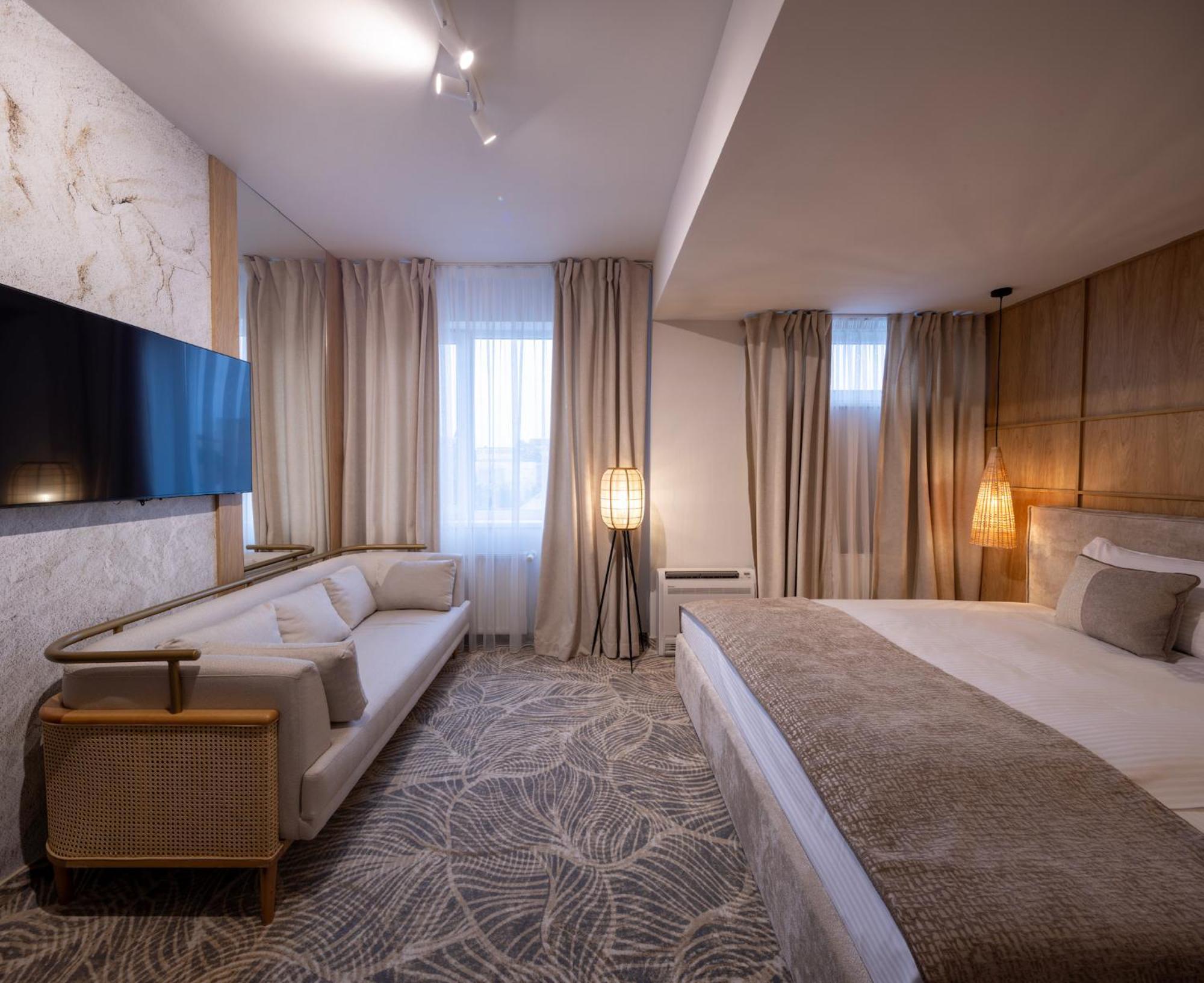 Hotel Serenity 티미쇼아라 외부 사진