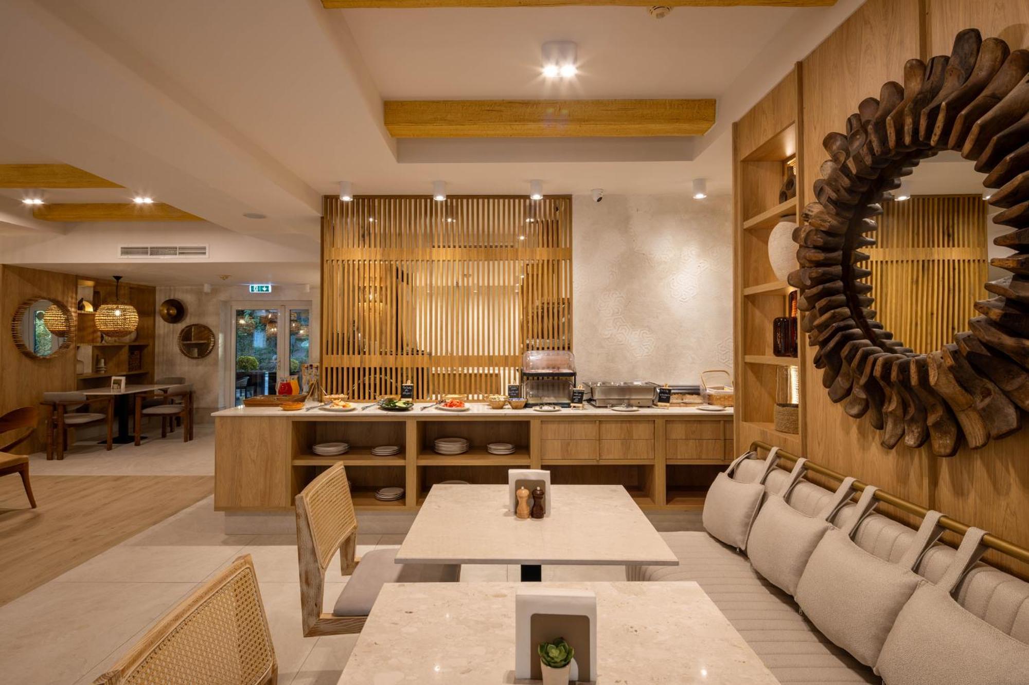 Hotel Serenity 티미쇼아라 외부 사진